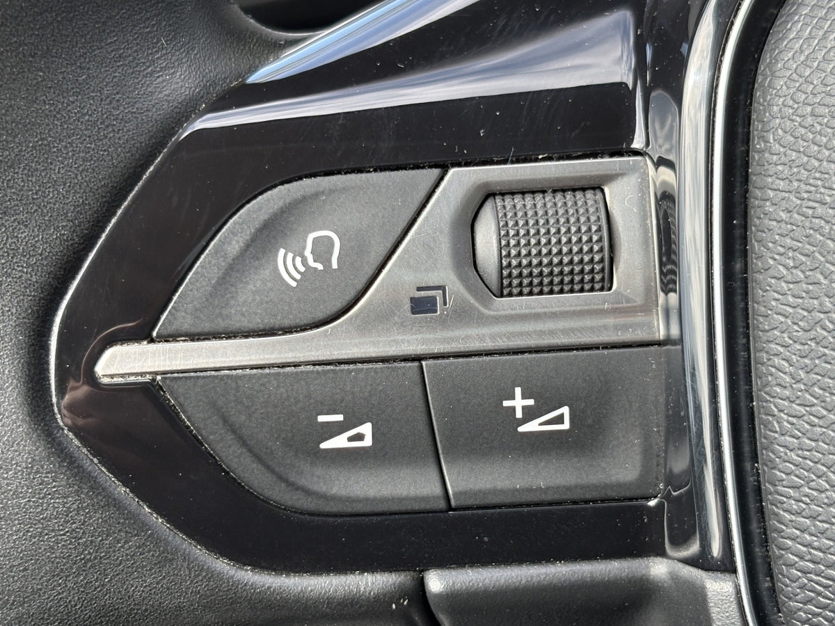 Peugeot 3008 1.2 PureTech Allure | 2017 | NL Auto | 148.185 km NAP | Panoramadak